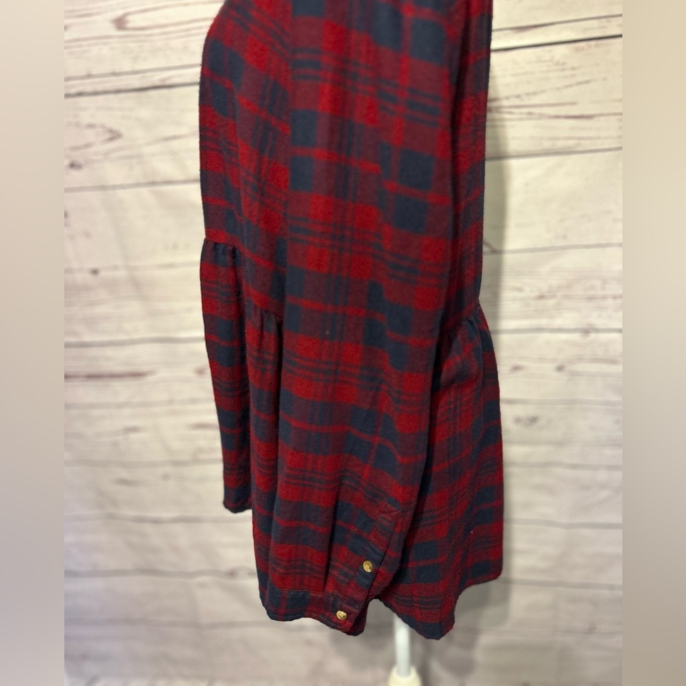 American Eagle Outfitters Large Red & Navy Plaid Button-Up - Picture 4 of 6